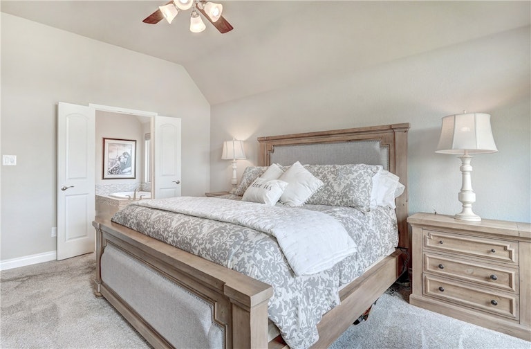 Photo 21 of 40 - 313 La Grotta Ln, Georgetown, TX 78628
