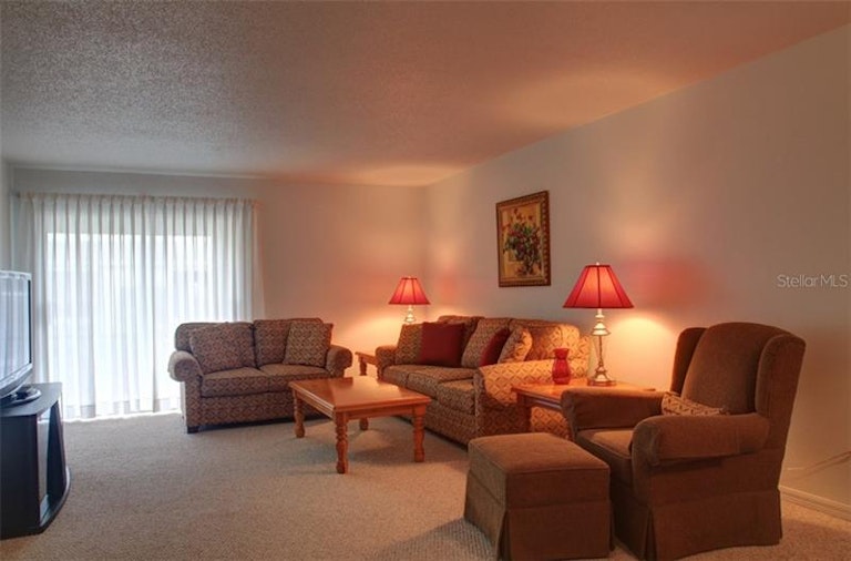 Photo 8 of 25 - 689 Lake Howard Dr NW #4D, Winter Haven, FL 33880