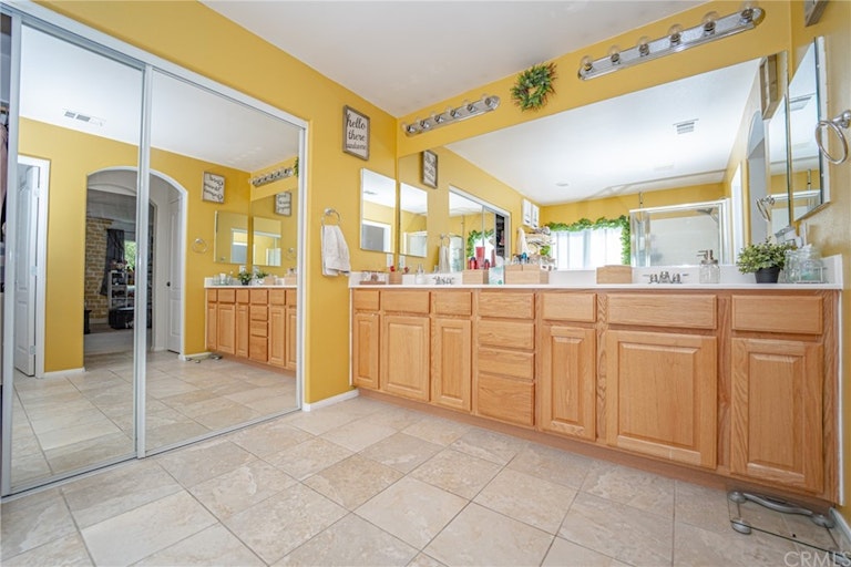Photo 26 of 36 - 3982 Barbury Palms Way, Perris, CA 92571