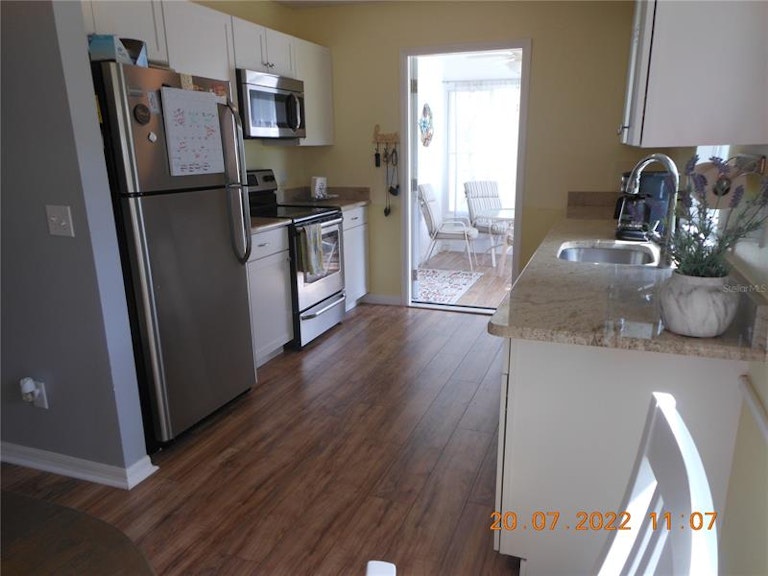 Photo 6 of 11 - 550 Saint Andrews Blvd, Lady Lake, FL 32159