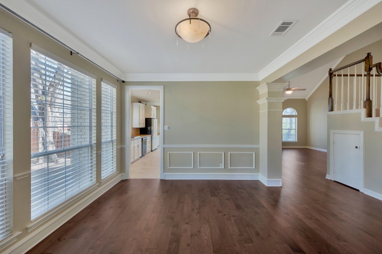 Photo 13 of 38 - 5705 Pleasant Run Rd, Colleyville, TX 76034