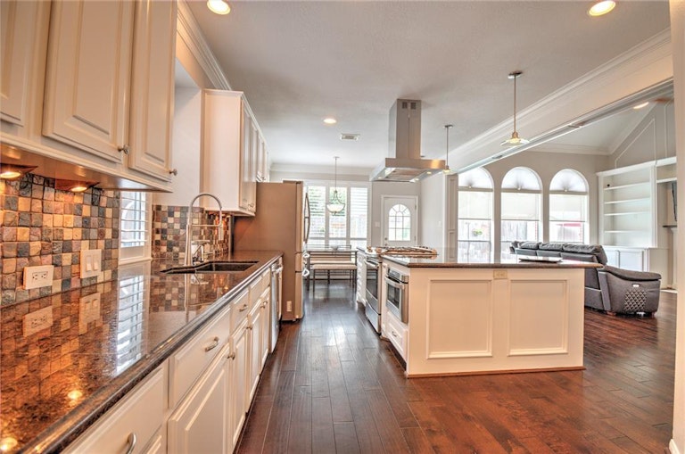 Photo 9 of 30 - 8438 E Copper Lakes Dr, Houston, TX 77095