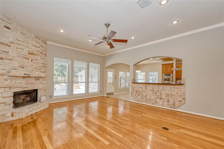 Photo 12 of 48 - 4210 Ruttand Park Ln, Katy, TX 77450