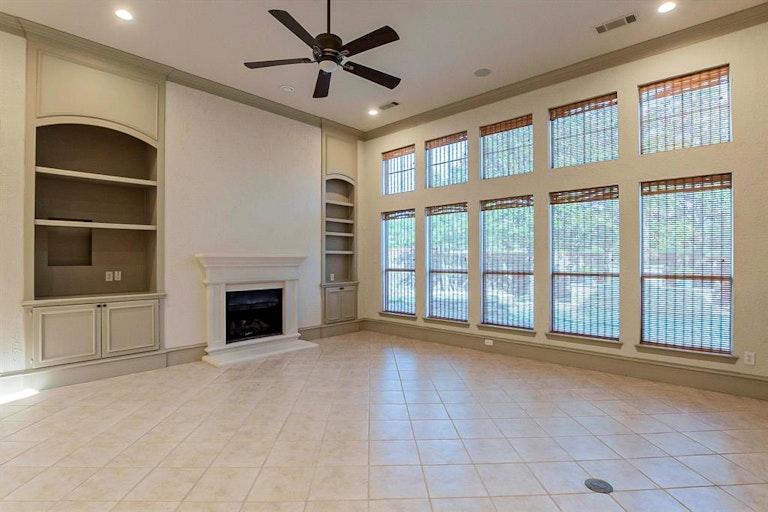 Photo 3 of 14 - 1519 Morris Ln, Frisco, TX 75034
