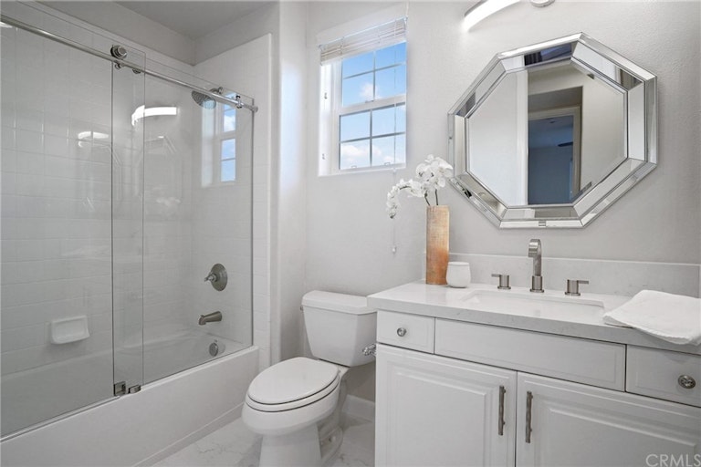 Photo 31 of 42 - 21247 Ronda Cir, Huntington Beach, CA 92648