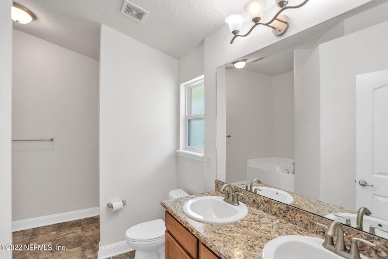 Photo 30 of 35 - 5816 Round Table Rd, Jacksonville, FL 32254