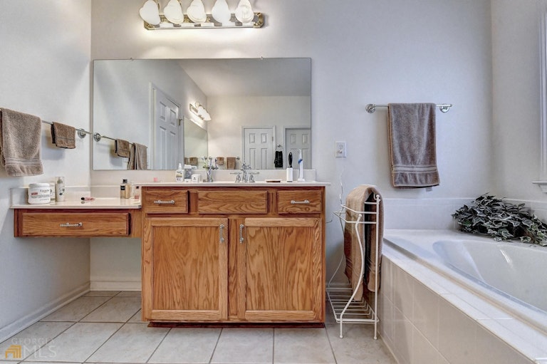 Photo 36 of 56 - 725 Gran Heritage Way, Dacula, GA 30019