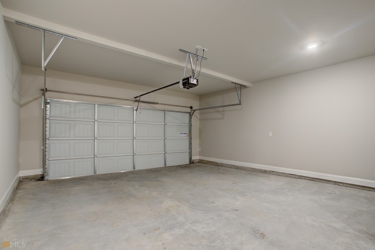 Photo 18 of 28 - 209 Monica Ct, McDonough, GA 30253