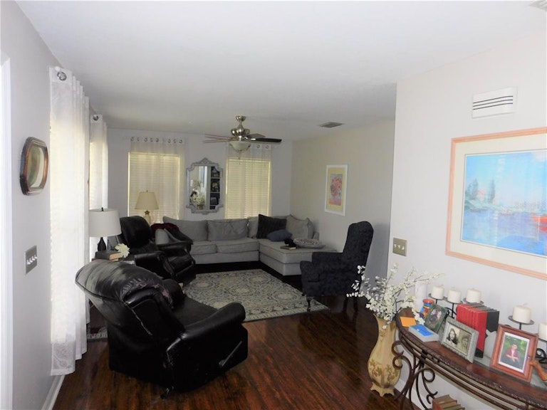 Photo 12 of 23 - 1004 S Lake Mariam Dr, Winter Haven, FL 33884
