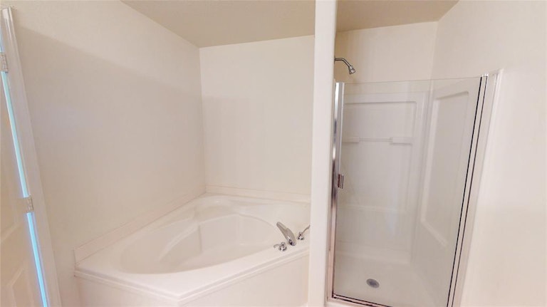 Photo 25 of 29 - 915 Marigold Rd, Baytown, TX 77521