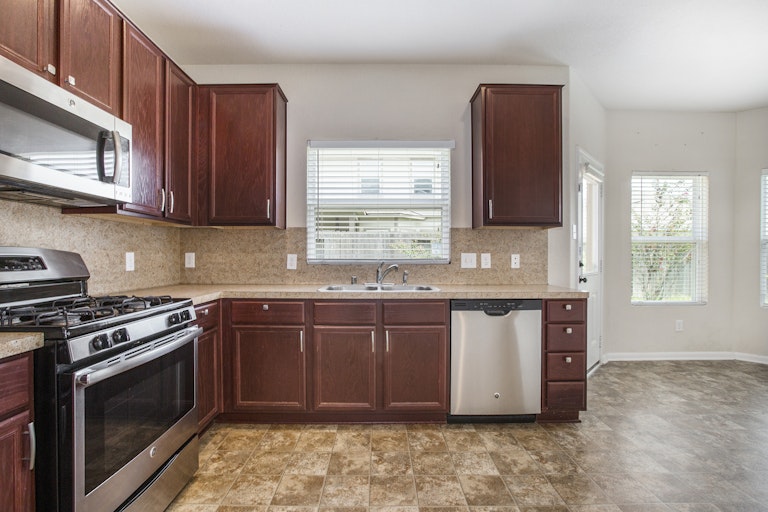 Photo 8 of 17 - 4930 Hackamore Brook Ct, Katy, TX 77449