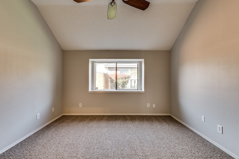 Photo 14 of 26 - 2612 Trumpet Dr, Rowlett, TX 75089