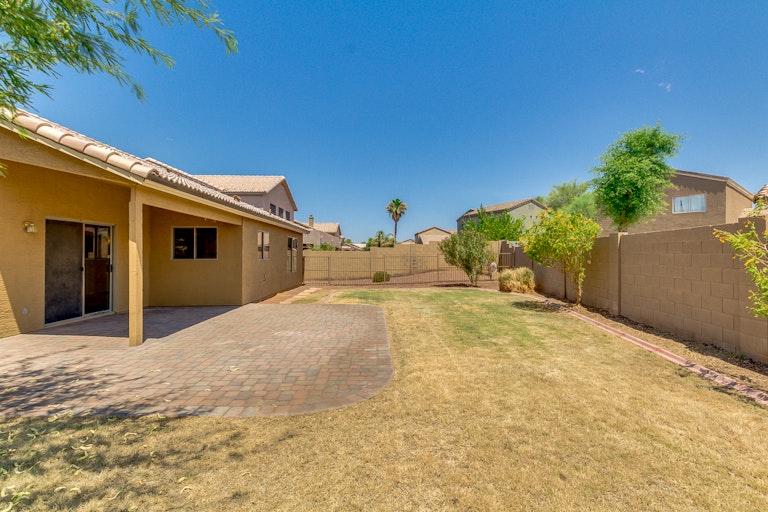 Photo 5 of 34 - 8439 W Whyman Ave, Tolleson, AZ 85353