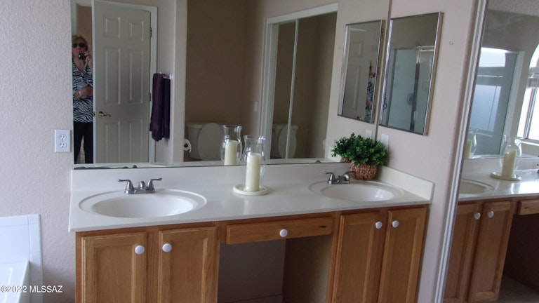 Photo 12 of 27 - 9836 E Cisco Ct, Tucson, AZ 85748