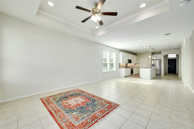 Photo 9 of 23 - 210 Quarryman Dr, Hutto, TX 78634