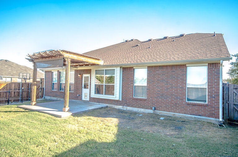 Photo 6 of 30 - 905 Crockett Dr, Lavon, TX 75166