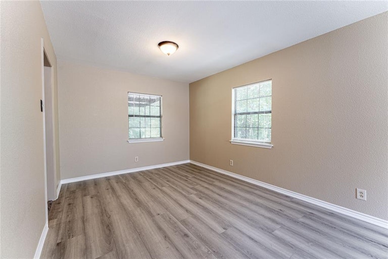 Photo 8 of 31 - 2804 Bells Chapel Rd, Waxahachie, TX 75165