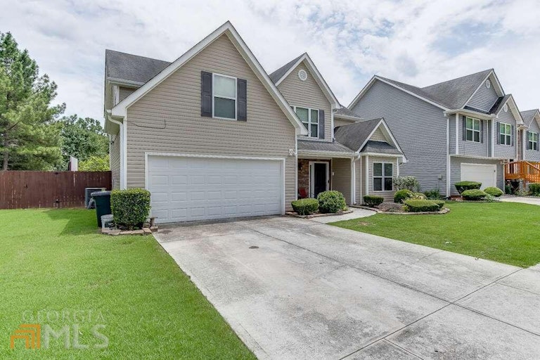 Photo 3 of 41 - 3248 Meadow Point Dr, Snellville, GA 30039