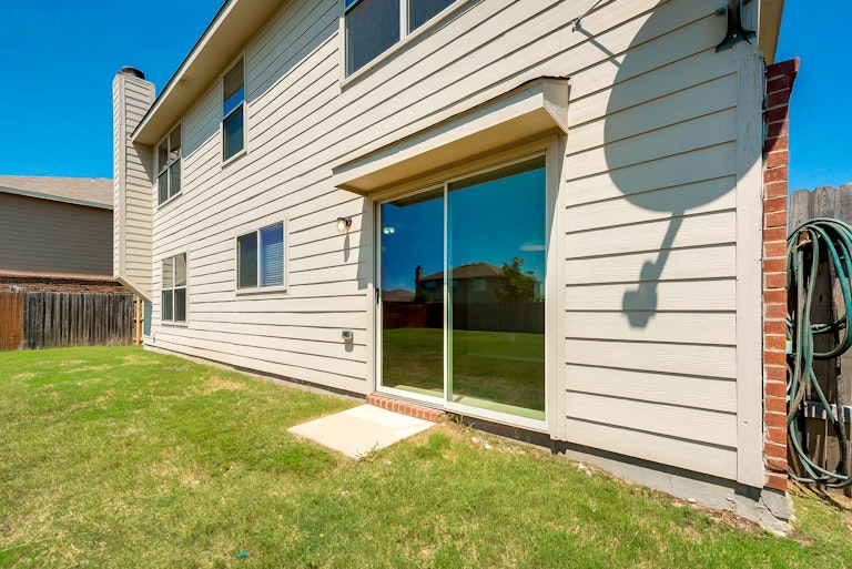 Photo 24 of 26 - 1712 Santa Fe Trl, Krum, TX 76249