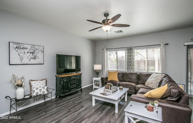 Photo 2 of 24 - 12946 N 88th Dr, Peoria, AZ 85381
