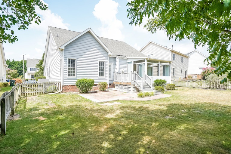 Photo 5 of 25 - 3308 Bellenden Pl, Raleigh, NC 27604