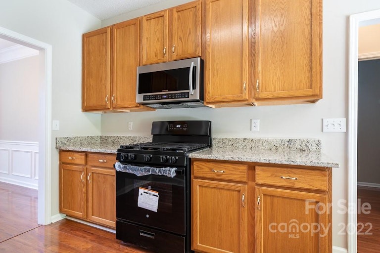 Photo 24 of 37 - 14200 Queens Carriage Pl, Charlotte, NC 28278
