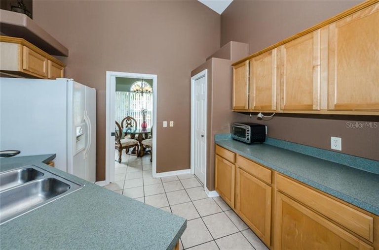 Photo 7 of 25 - 443 Briland St, Tarpon Springs, FL 34689