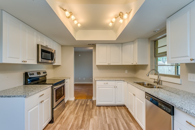 Photo 2 of 28 - 3660 Oak Vista Ln, Winter Park, FL 32792