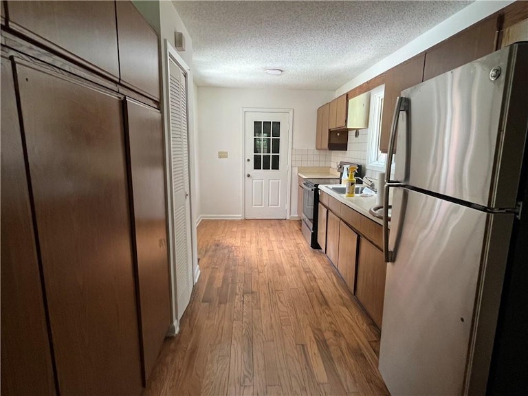 Photo 12 of 23 - 4491 Cedar Park Dr, Stone Mountain, GA 30083