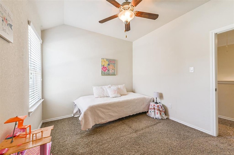 Photo 18 of 29 - 18902 Pinewood Point Ln, Tomball, TX 77377