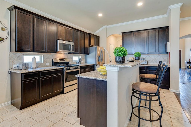Photo 21 of 40 - 1508 Fallingwater Trl, Haslet, TX 76052