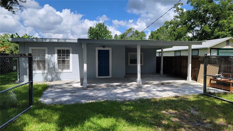 Photo 1 of 11 - 826 Savannah Ave, Lakeland, FL 33815