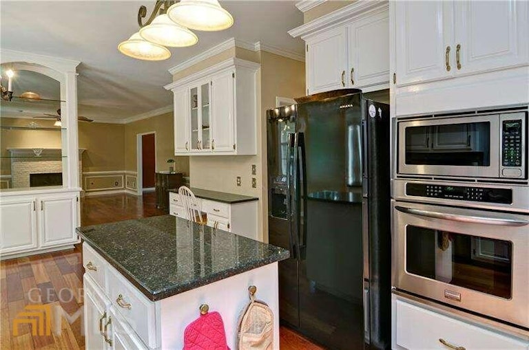 Photo 23 of 78 - 945 Whitehawk Trl, Lawrenceville, GA 30043