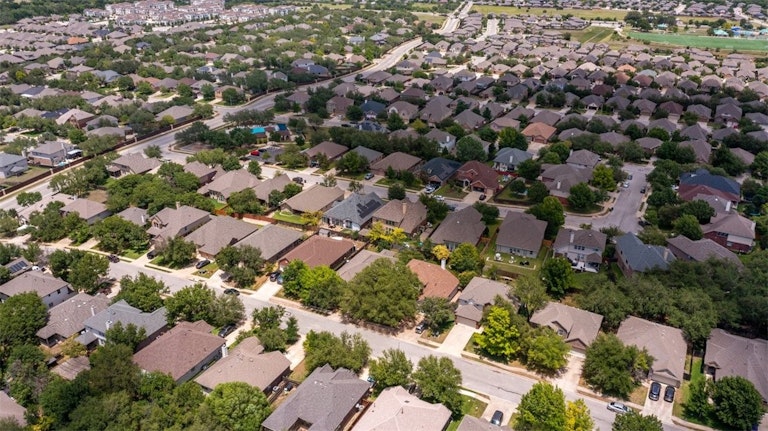 Photo 33 of 37 - 414 Las Colinas Dr, Leander, TX 78641