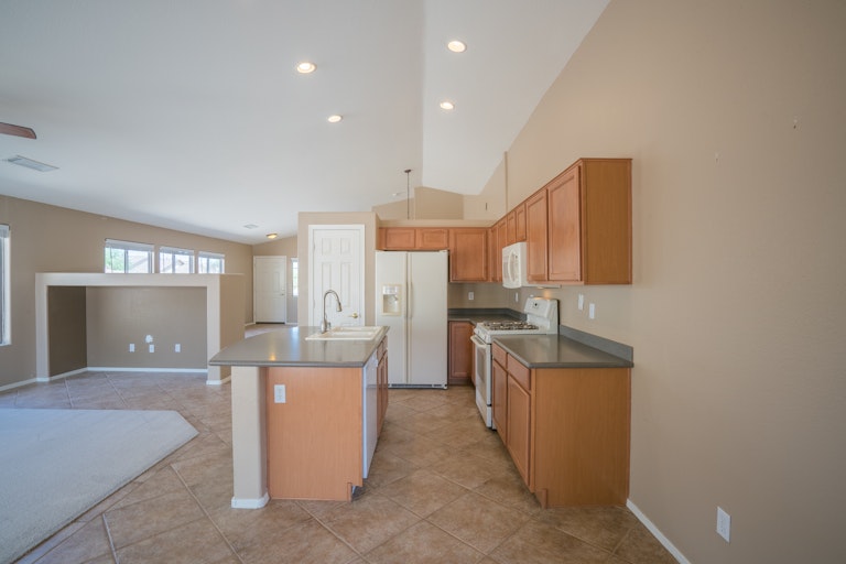 Photo 7 of 25 - 17577 W Ocotillo Ave, Goodyear, AZ 85338