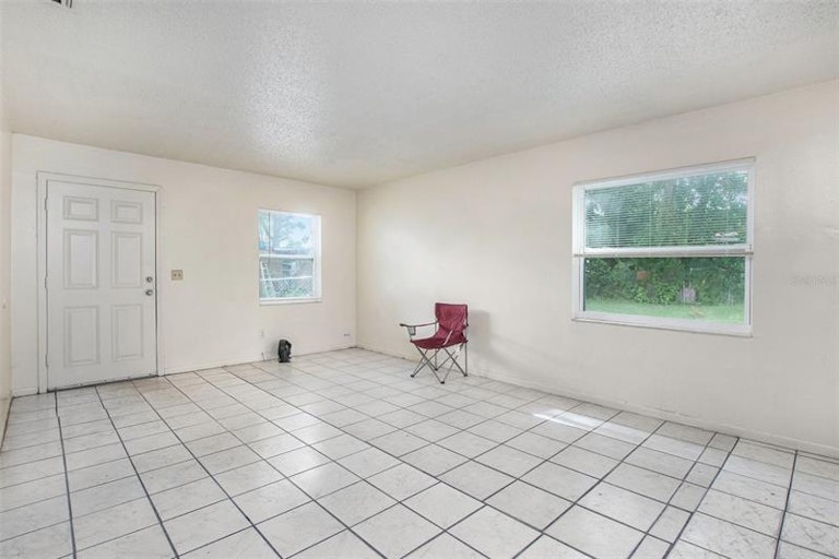 Photo 7 of 22 - 8803 N 13th St, Tampa, FL 33604