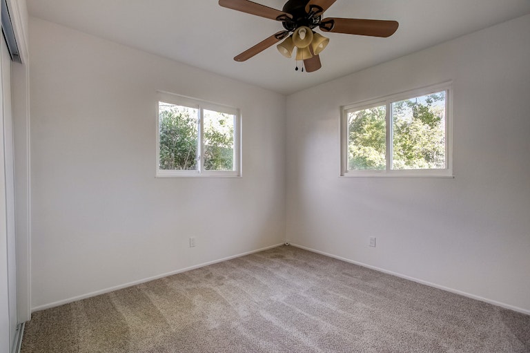 Photo 17 of 23 - 541 W D St S, Dixon, CA 95620