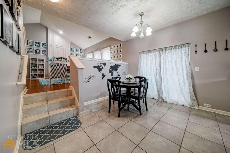 Photo 13 of 36 - 6784 Chestwood Ln, Austell, GA 30168