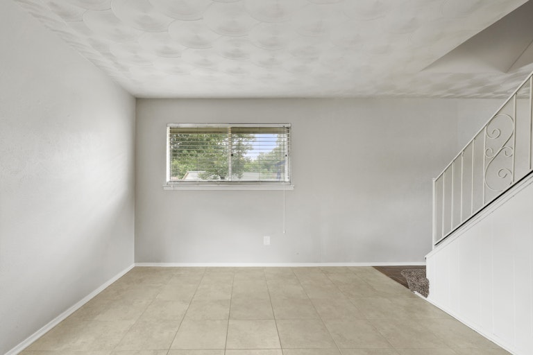 Photo 3 of 25 - 309 Jasmine Ct, Burleson, TX 76028