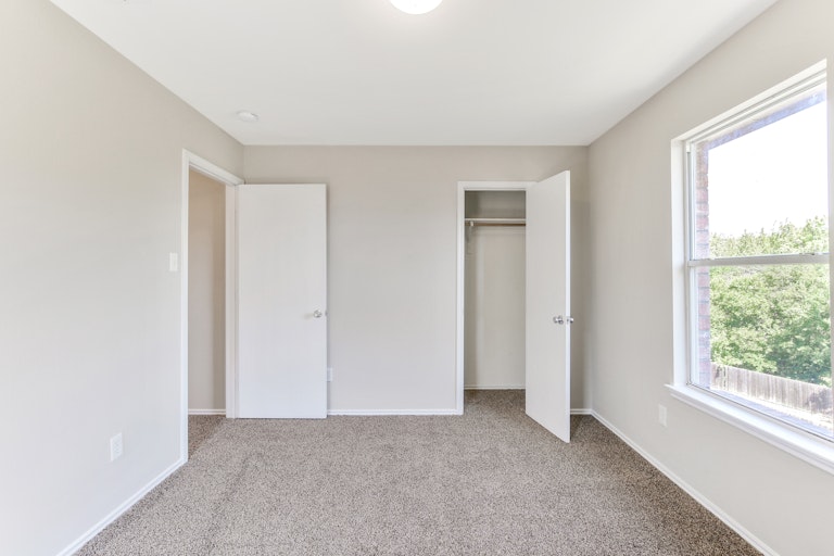 Photo 20 of 25 - 112 Matamoros St, Grand Prairie, TX 75051