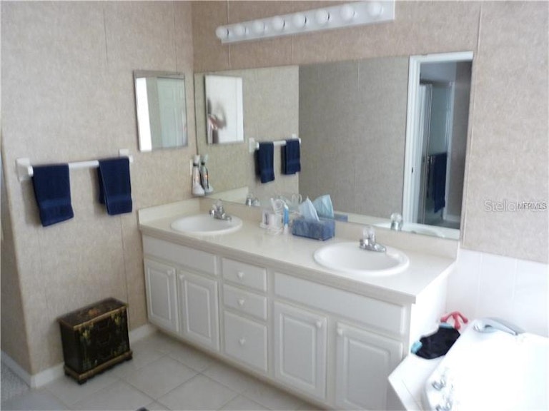 Photo 16 of 19 - 3320 Songbird Ln, Lakeland, FL 33811