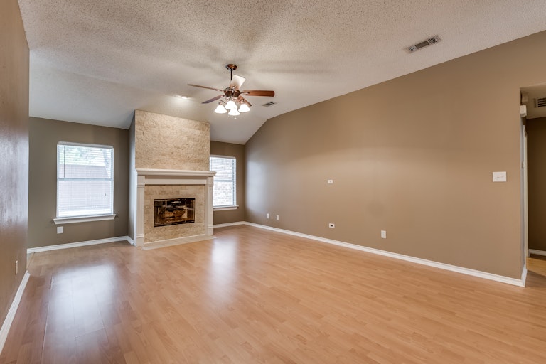Photo 7 of 26 - 7909 Inlet St, Frisco, TX 75035