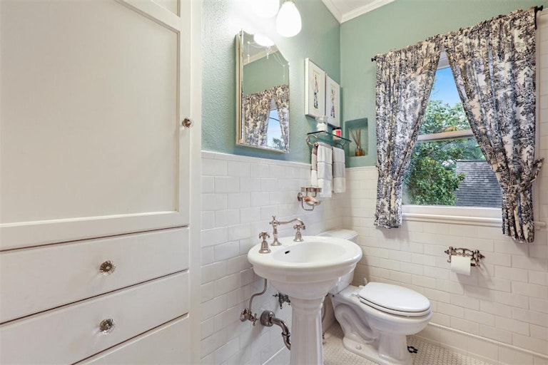 Photo 32 of 49 - 2203 University Blvd, Houston, TX 77030