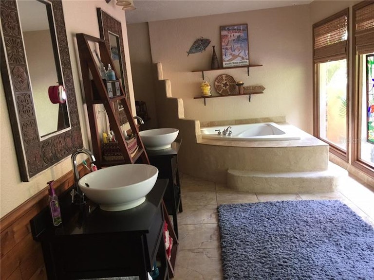 Photo 8 of 25 - 805 Sweetwater Club Blvd, Longwood, FL 32779