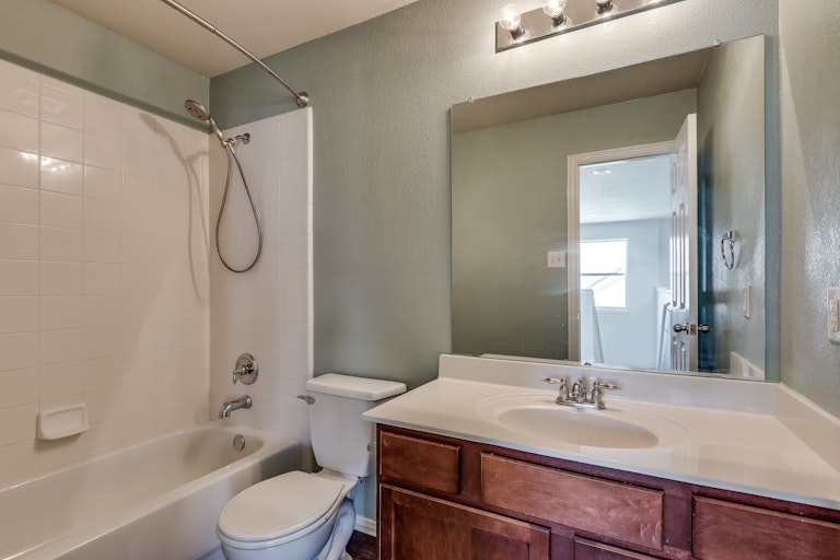 Photo 29 of 32 - 1231 Bristol Ln, Providence Village, TX 76227