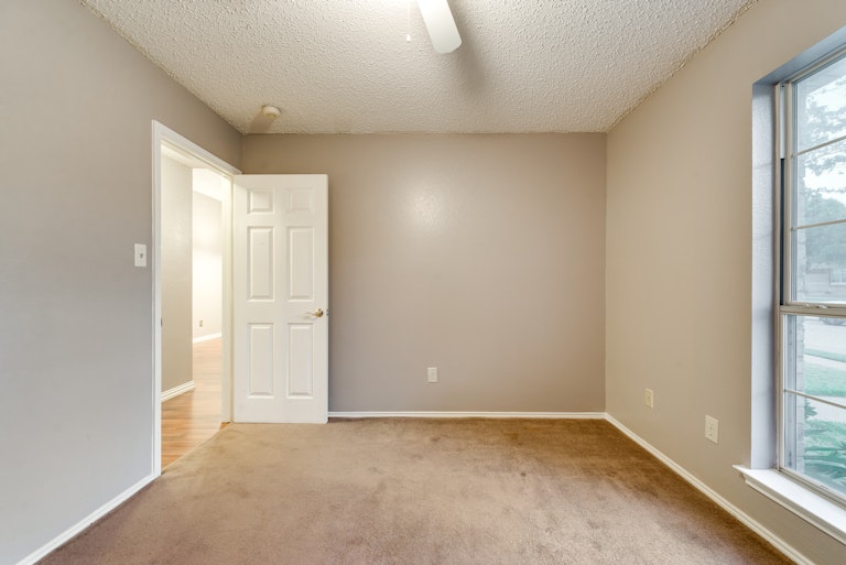 Photo 27 of 30 - 2516 Helen Ln, Mesquite, TX 75181
