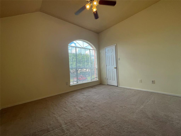 Photo 9 of 17 - 13103 Leader St, Houston, TX 77072