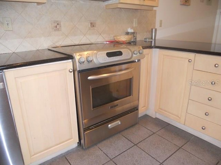 Photo 7 of 24 - 903 Pinellas Bayway S #304, Saint Petersburg, FL 33715