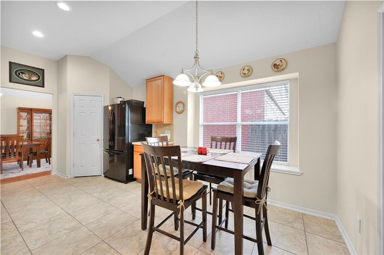 Photo 24 of 33 - 22302 Lamaster Ln, Spring, TX 77373