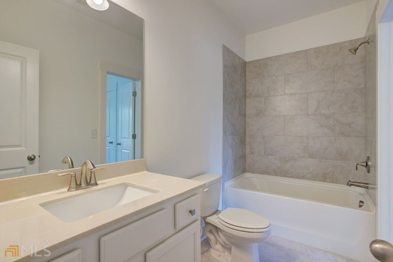 Photo 21 of 32 - 3001 Fairway Dr, Villa Rica, GA 30180